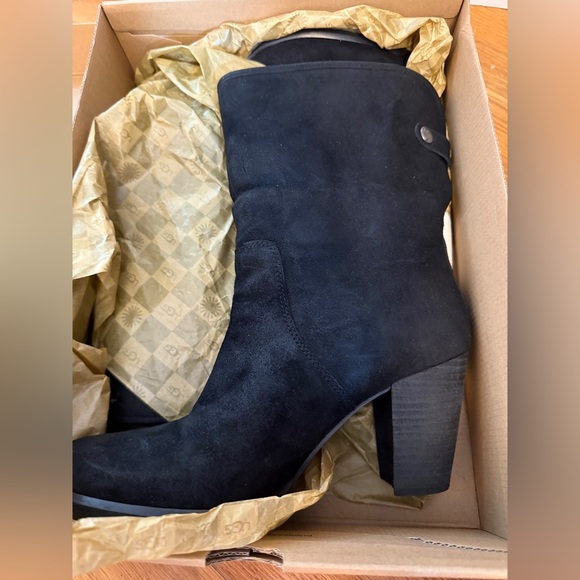 UGG Layna Women's Shearling Foldable Cuff Black Nubuck Boot 2-Wear Styles! 9 - Picture 11 of 13